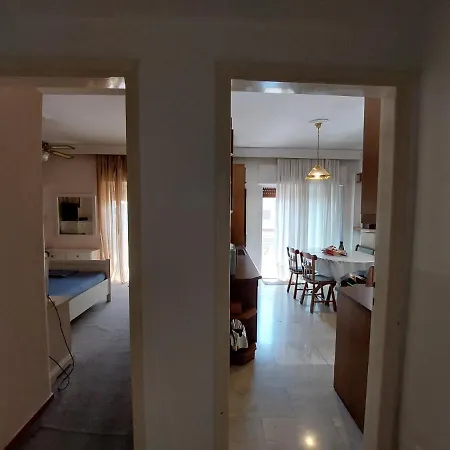 ήσυχο δίπλα στη θάλασσα